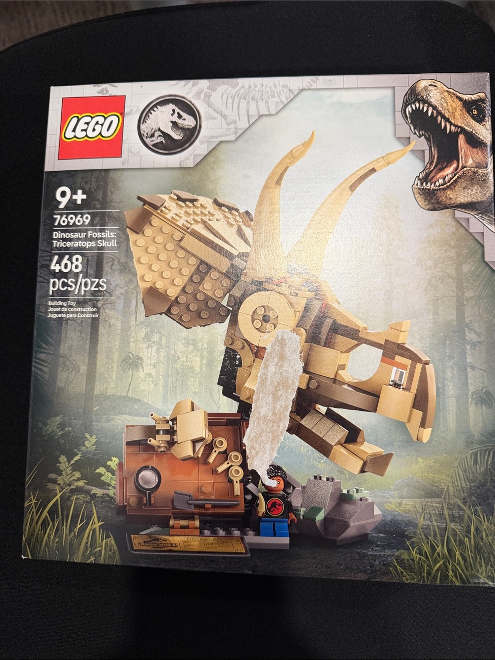 BNIB LEGO Jurassic World Dinosaur Fossils Triceratops Set - Tan